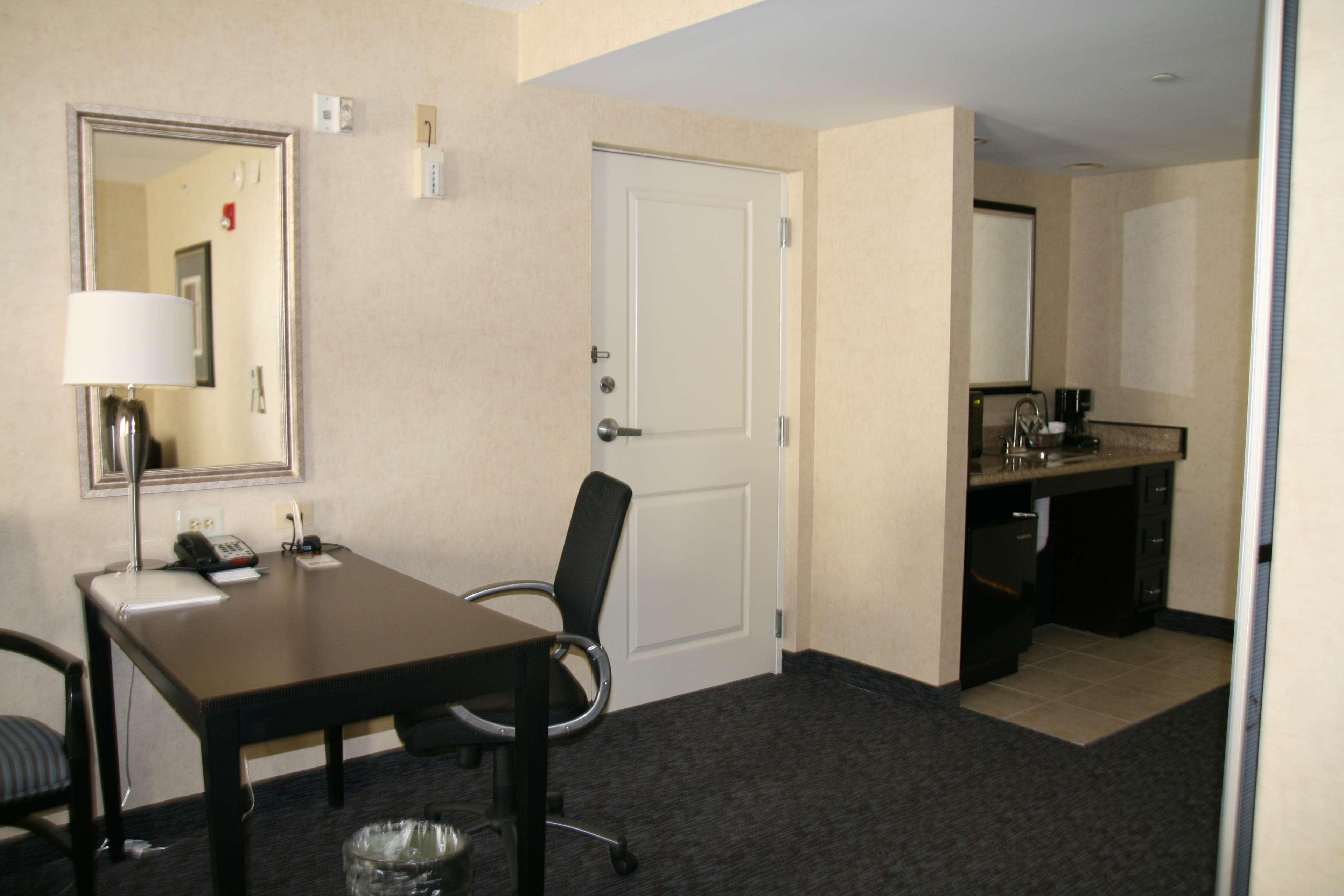 Hampton Inn Doylestown Warrington Номер фото