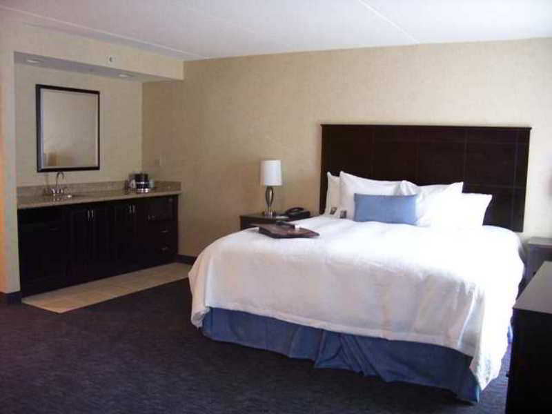 Hampton Inn Doylestown Warrington Номер фото